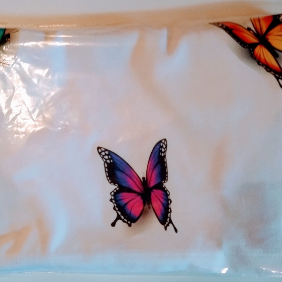 Women V Neck Butterflies T Shirt - Picture 1 of 4